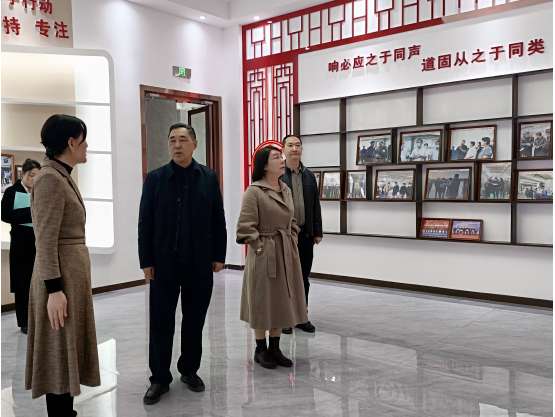 實地走訪企業(yè) 助力企業(yè)發(fā)展一一洛陽市人大副主任徐新、工信局副局長衛(wèi)樹紅一行蒞臨鴻元軸承調研